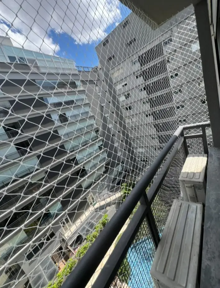 Rede de proteção instalada em área de serviço na Vila Mariana São Paulo