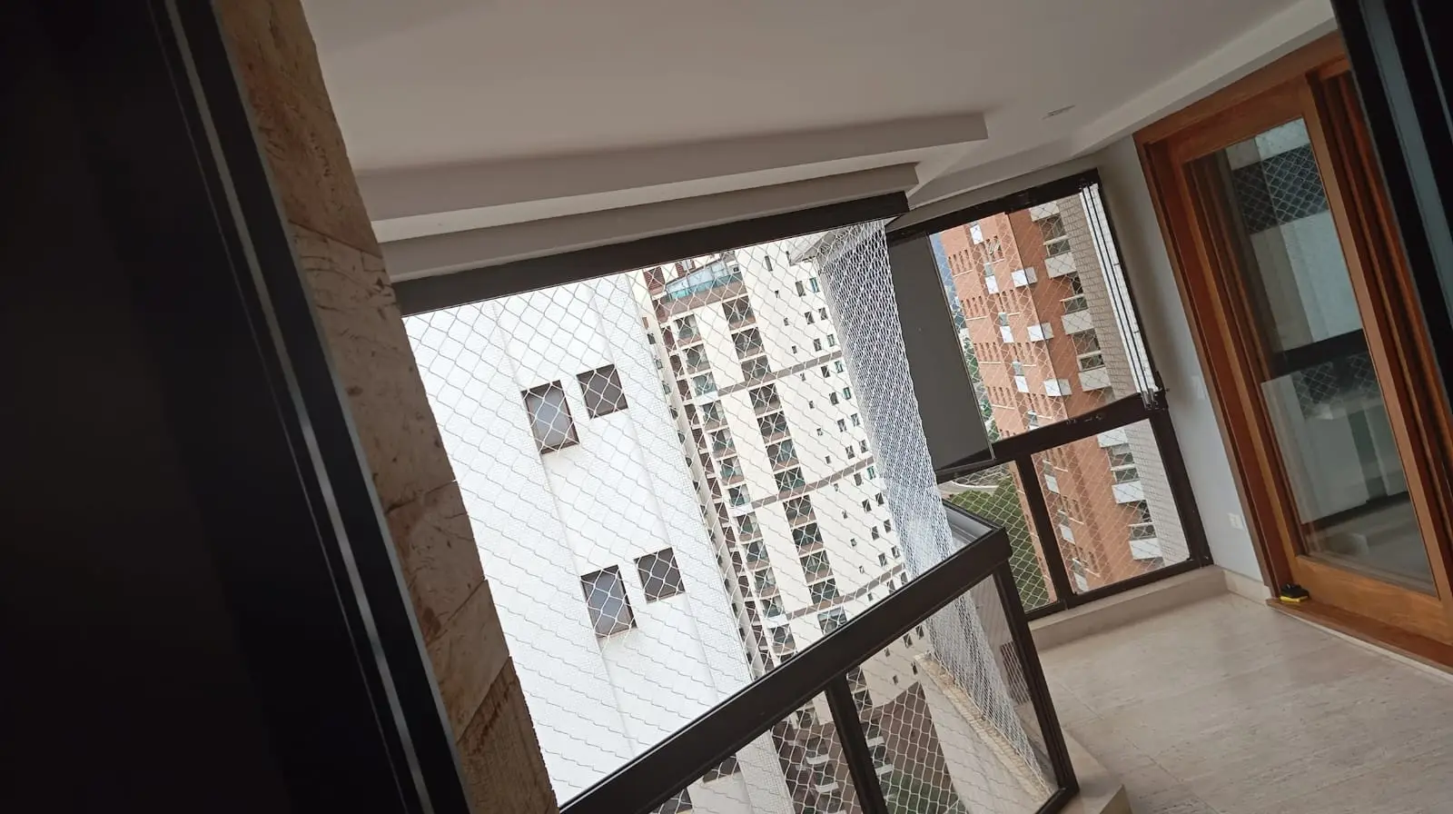 Rede de proteção instalada em sacada de apartamento em Perdizes São Paulo